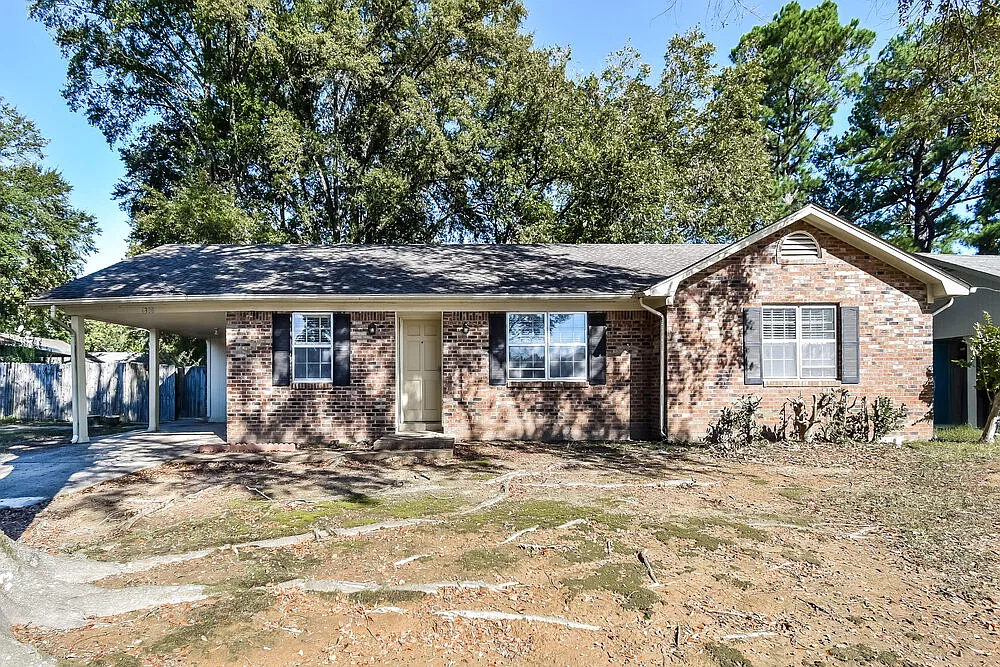 3 bed, 2.0 bath, 1441 sqft, $1,555 — Photo 1