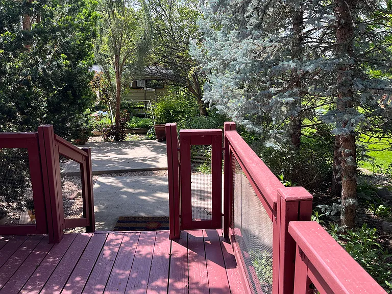 Deck to Backyard