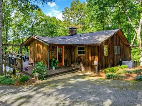 3599 Lakeview Dr, Gainesville, GA 30501