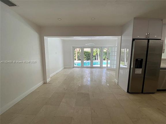5th image of 19330 NE 18th Pl #0
