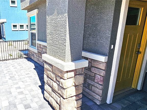 3rd image of 915 Violet Heron St