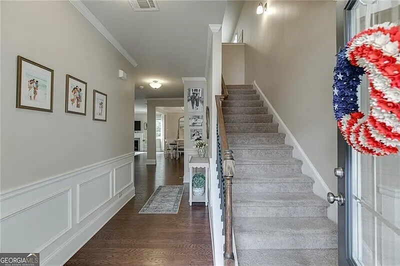4 bed, 3.5 bath, 2900 sqft, $2,800 — Photo 3