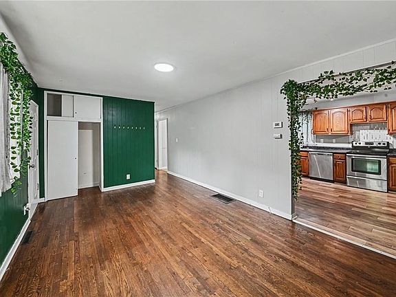 5th image of 2625 Vista St