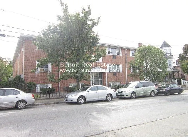 210 Charles St #204