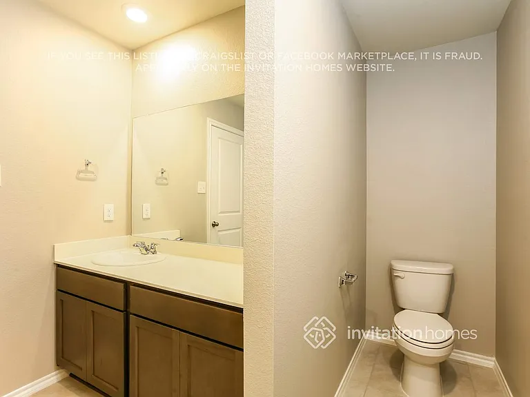 1804 Yale St — Photo 12