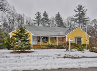15 Palomino Dr, Tyngsboro, MA 01879