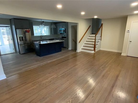 4th image of 11425 Canterbury Rd