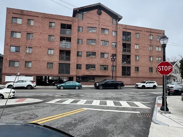 205 Ferry St APT 408, Everett, MA 02149