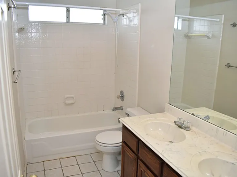 4712 Birchbend Ln — Photo 12