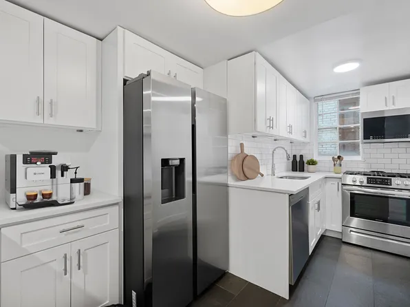 65 West 55th Street image 2 of 8