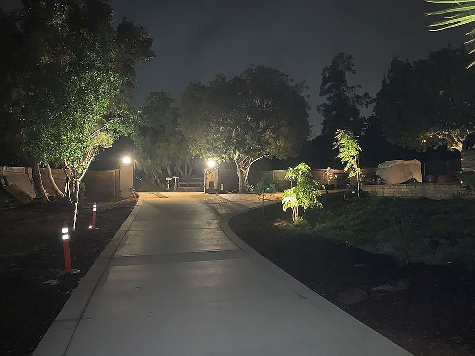 1st image of 1562-64 La Vine Ln