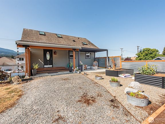 2nd image of 814 1/2 Caroline Street