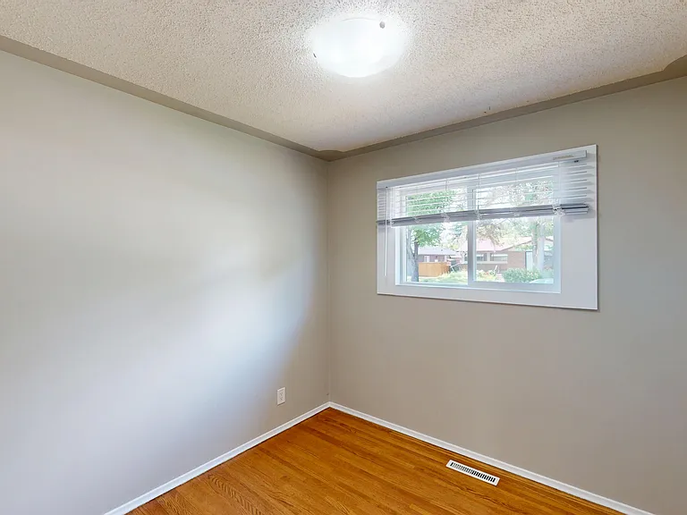 2528 Southwood Dr SE — Photo 10