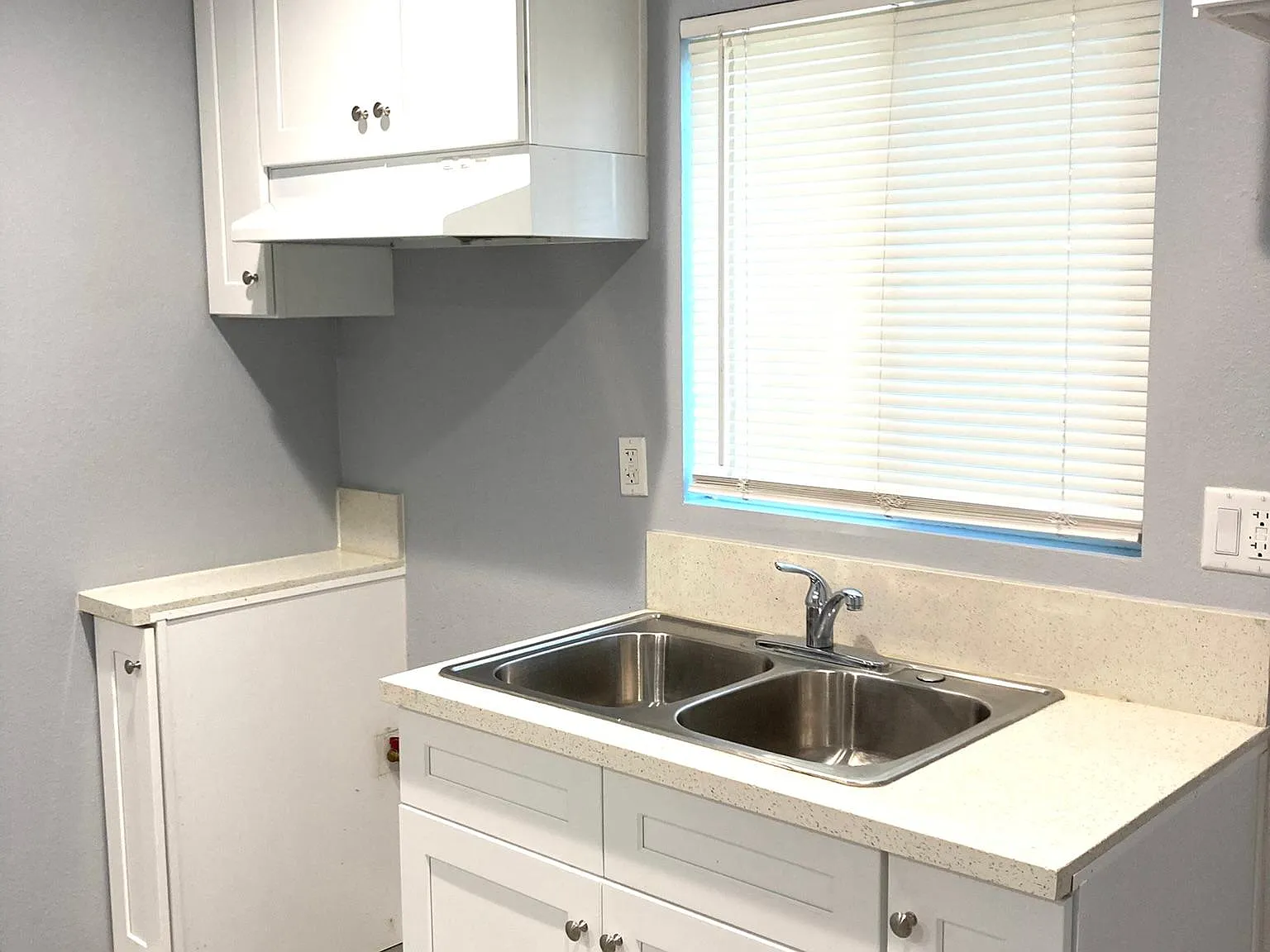 3518 Sanborn Ave — Photo 2