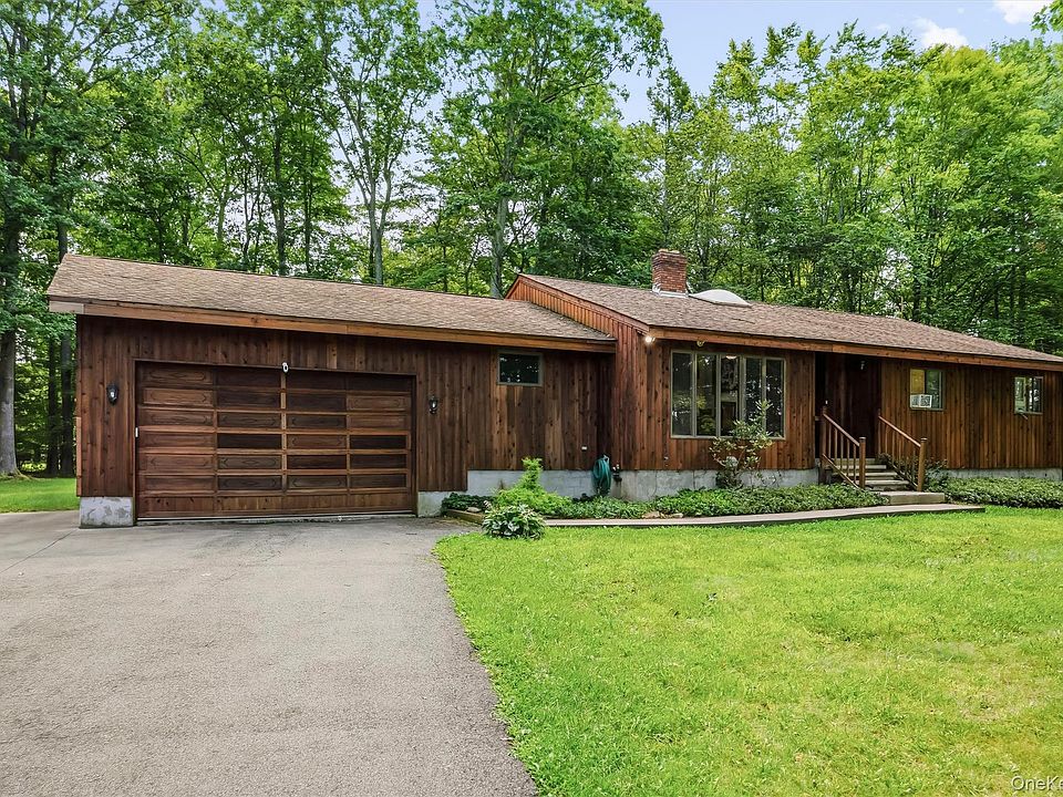 1st image of 441 Burlingham Road