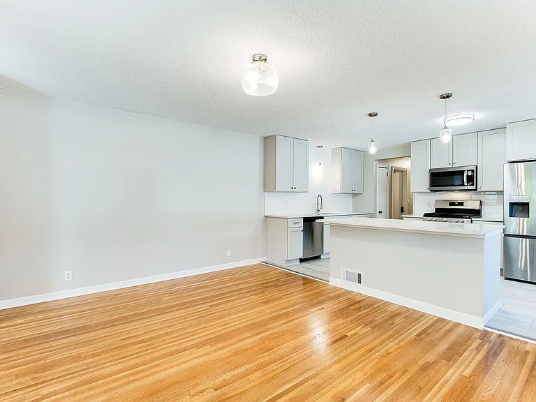 7312 Minnetonka Blvd — Photo 2