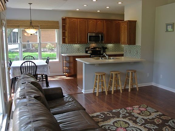 Recessed light in kitchen. Matching Pergo laminate in GR, Dinning & Ktchn