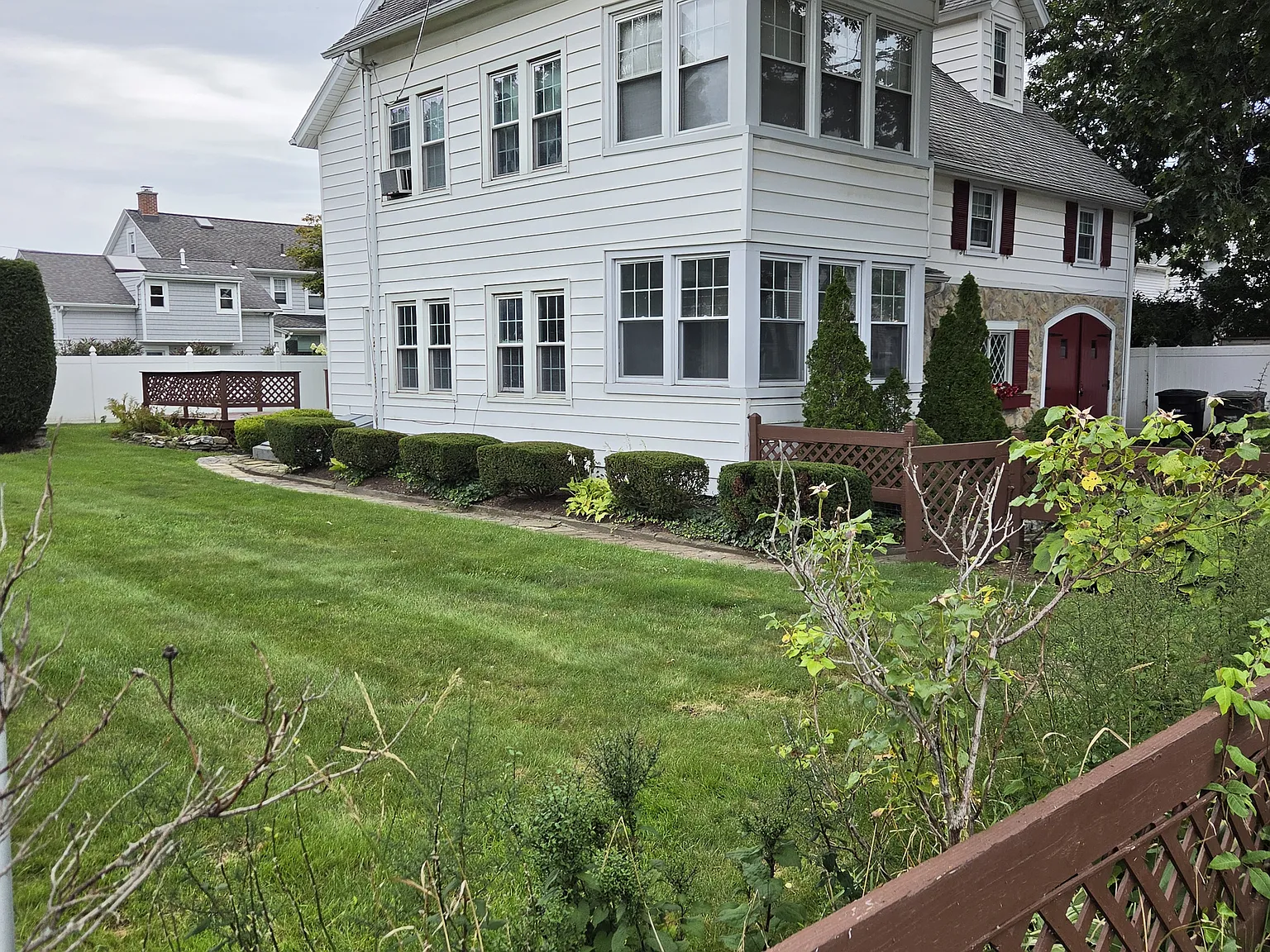 2 bed, $3,200 — Photo 2