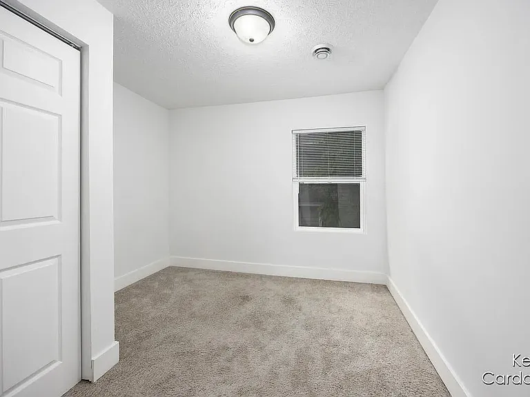 443 Barth Ave SE — Photo 15