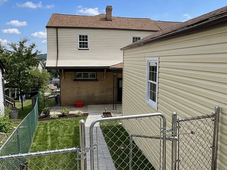 141 Brightwood Ave — Photo 27