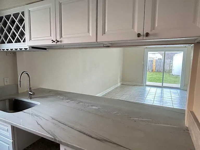 3731 Bunkerhill Dr — Photo 6