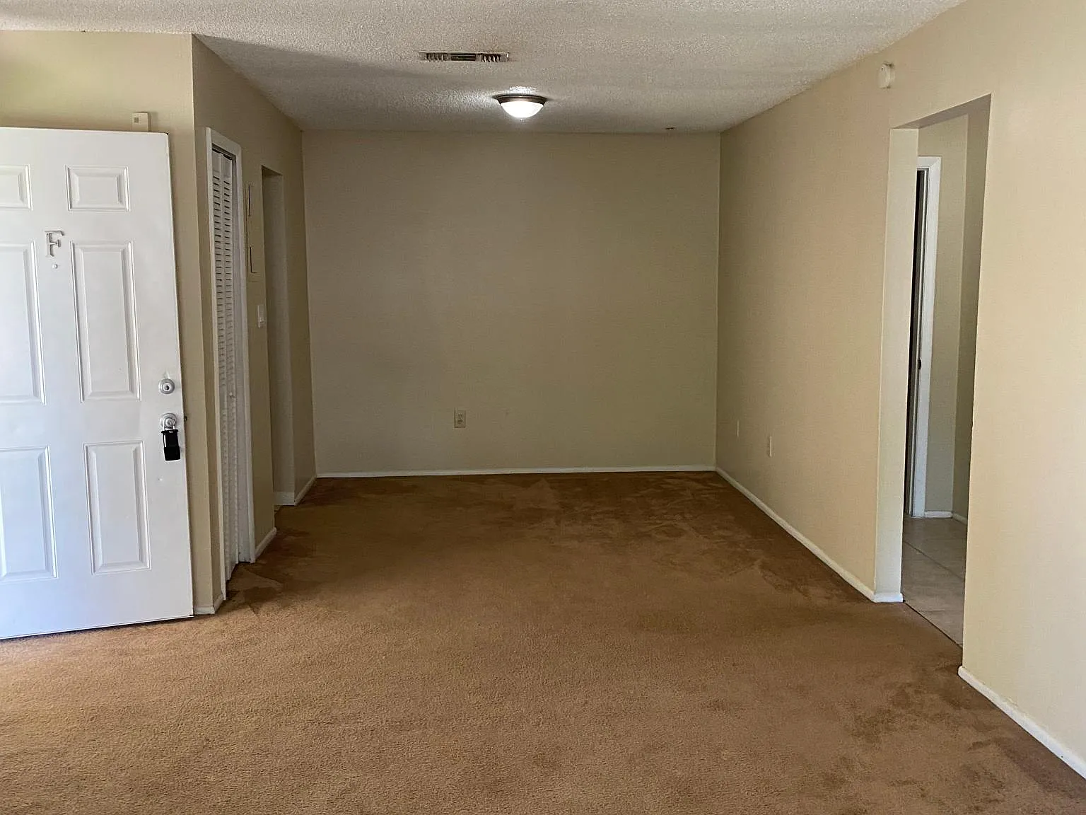 306 Cherokee Ct — Photo 3
