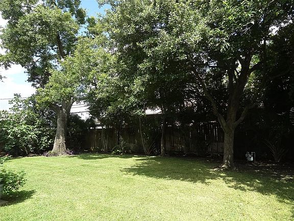 5th image of 11410 Endicott Ln
