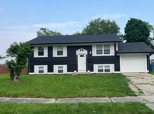 3949 Chateau Dr, Indianapolis, IN
