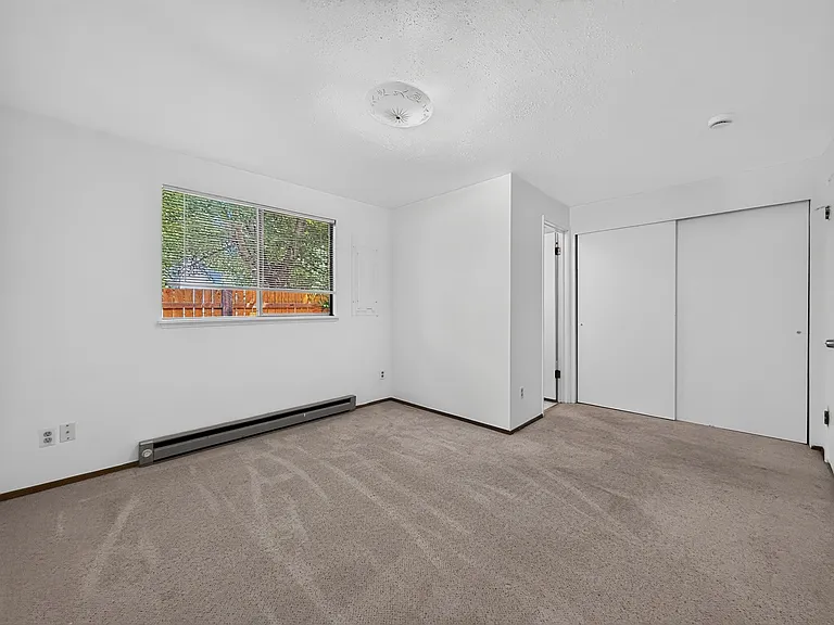 5025 S 167th St — Photo 11