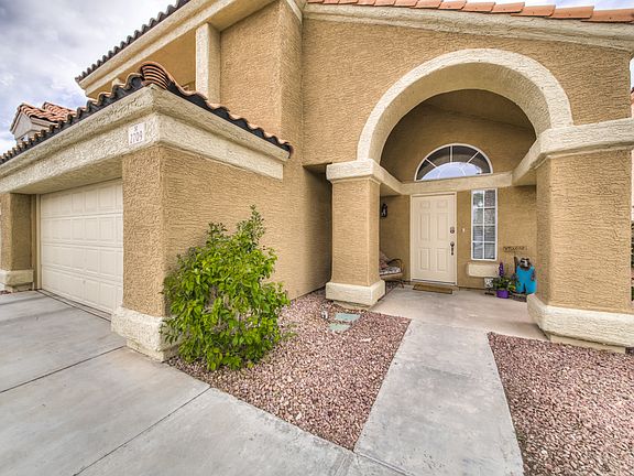 3rd image of 2709 Messina Ct