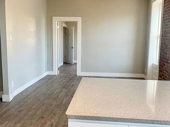 4th image of 936 E 169th St #3