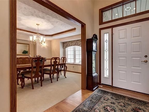 4th image of 11376 Saddlewood Ln