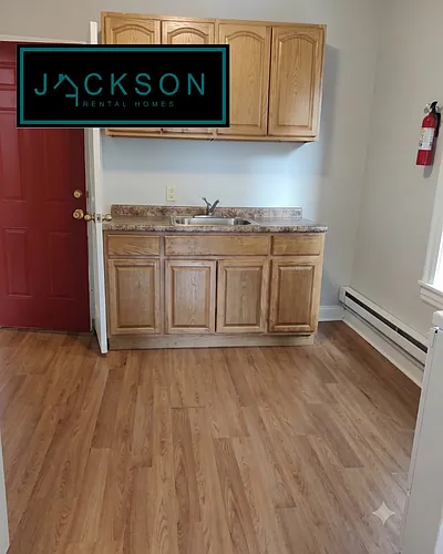 53 West Logan St. Photo 1