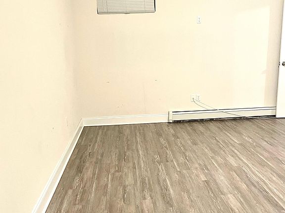 5th image of 102 Berkshire Ln #2B