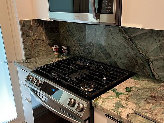 3rd image of 1606 Jefferson Ave APT 7