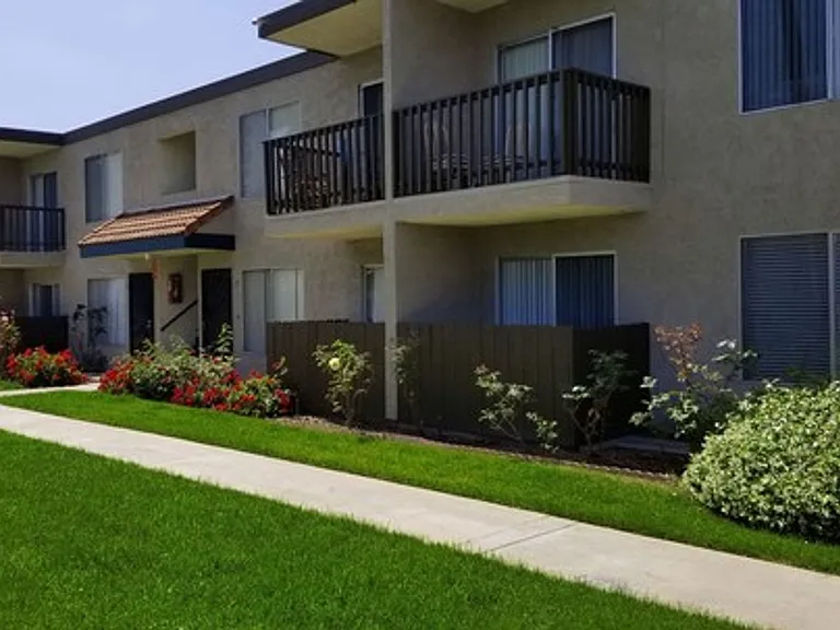 Casa del Valle Apartments — Photo 14