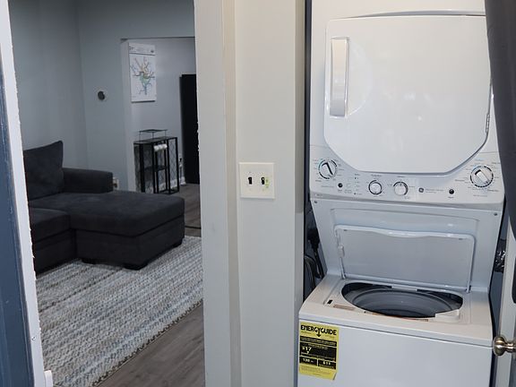 4th image of 204 34th St NE