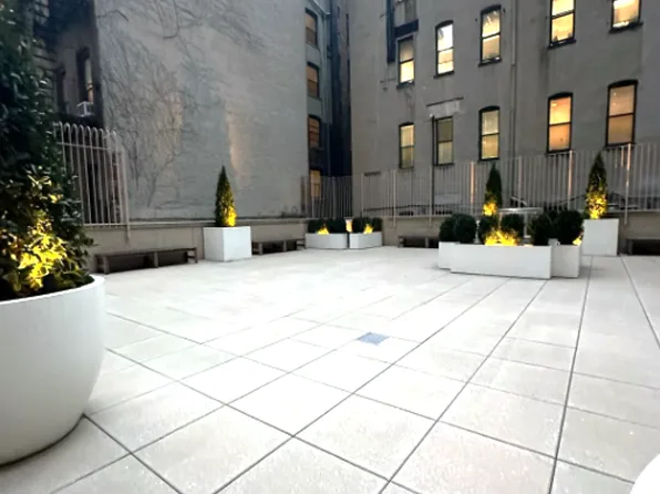 400 East 71st Street image 12 of 12