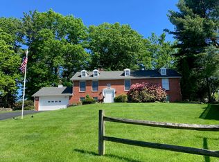 7 Dorchester Ct, Dallas, PA 18612