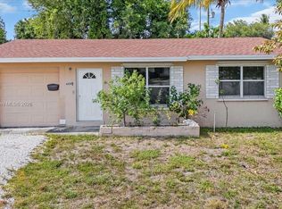 6209 Dawson St, Hollywood, FL 33023