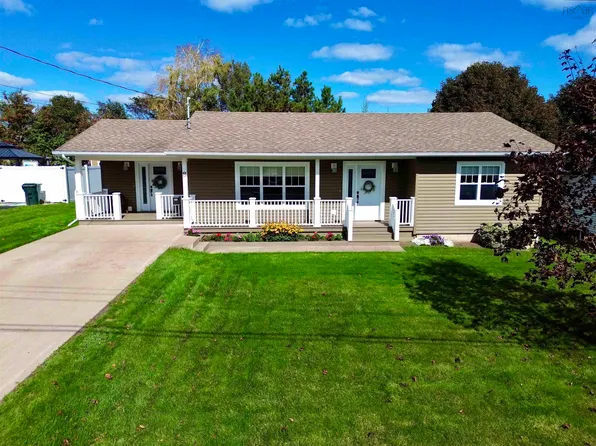 8 Fletcher Dr, Amherst, NS B4H 4M4