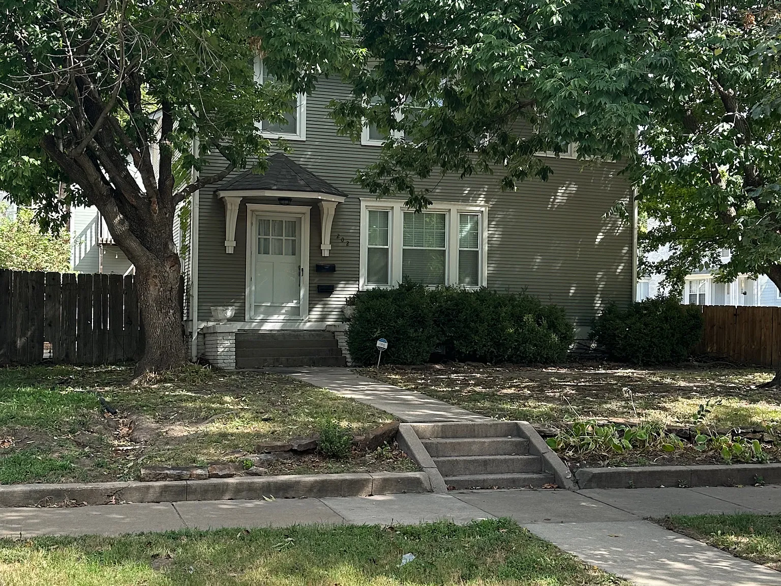 202 N Bluff Ave — Photo 3