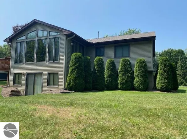 6845 W Harbor Dr, Elk Rapids, MI 49629