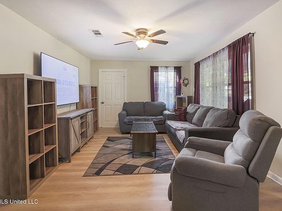 3rd image of 3506 Hancock Ave