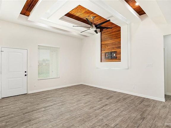 4th image of 705 Fannin St