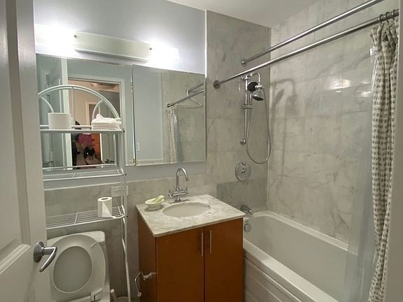 3rd image of 158 Hester St APT 3C