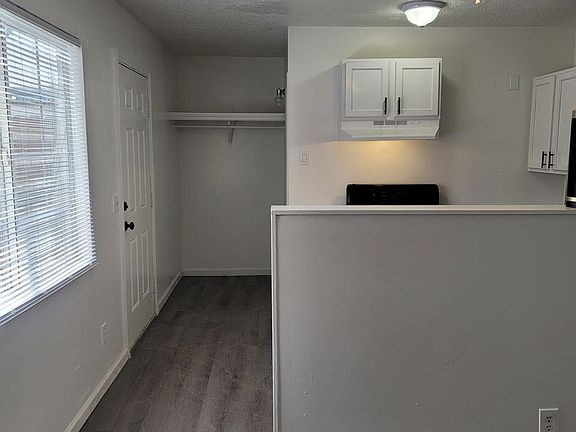5th image of 108 E Coogan Dr #11062539