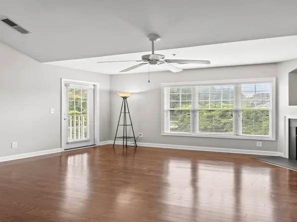 4762 Tatton Park Cir #D, Winston Salem, NC 27103