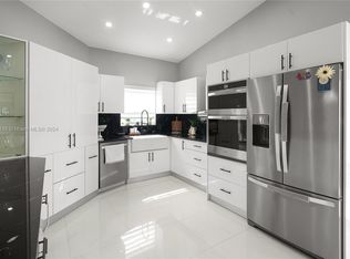 19355 SW 123rd Ave, Miami, FL 33177