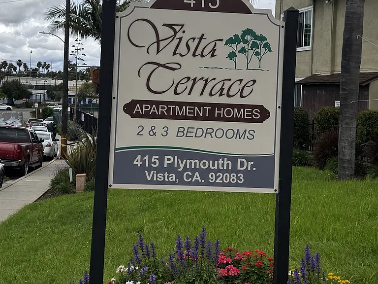 Vista Terrace Apartments — Photo 1